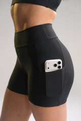 Short com Bolso Preto