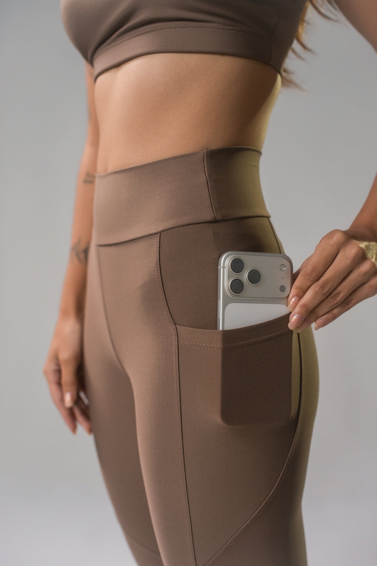 Legging com Bolso Castanho