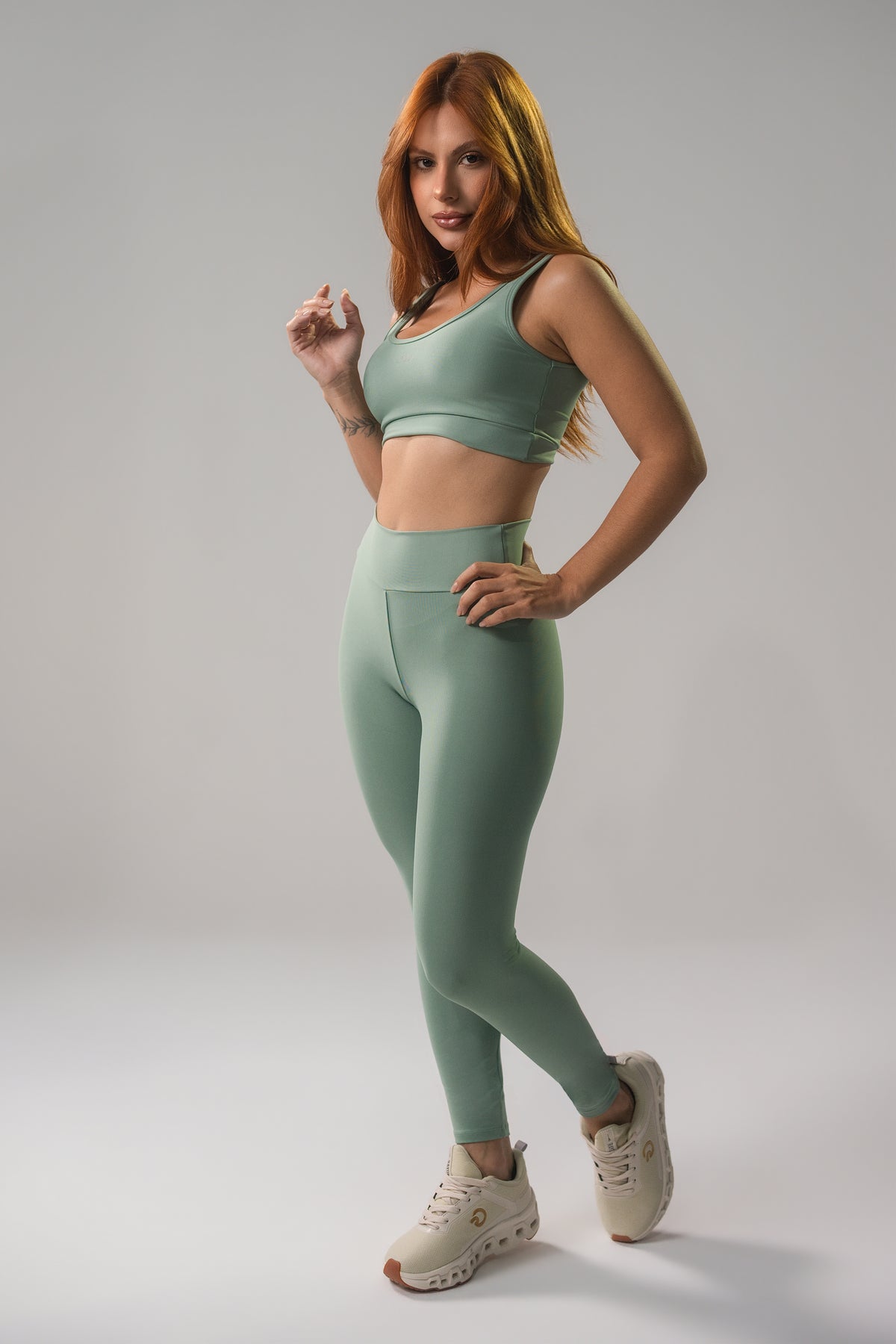 Conjunto Top Alça Larga  + Legging Verde Olive