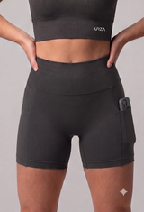 Short com Bolso Preto